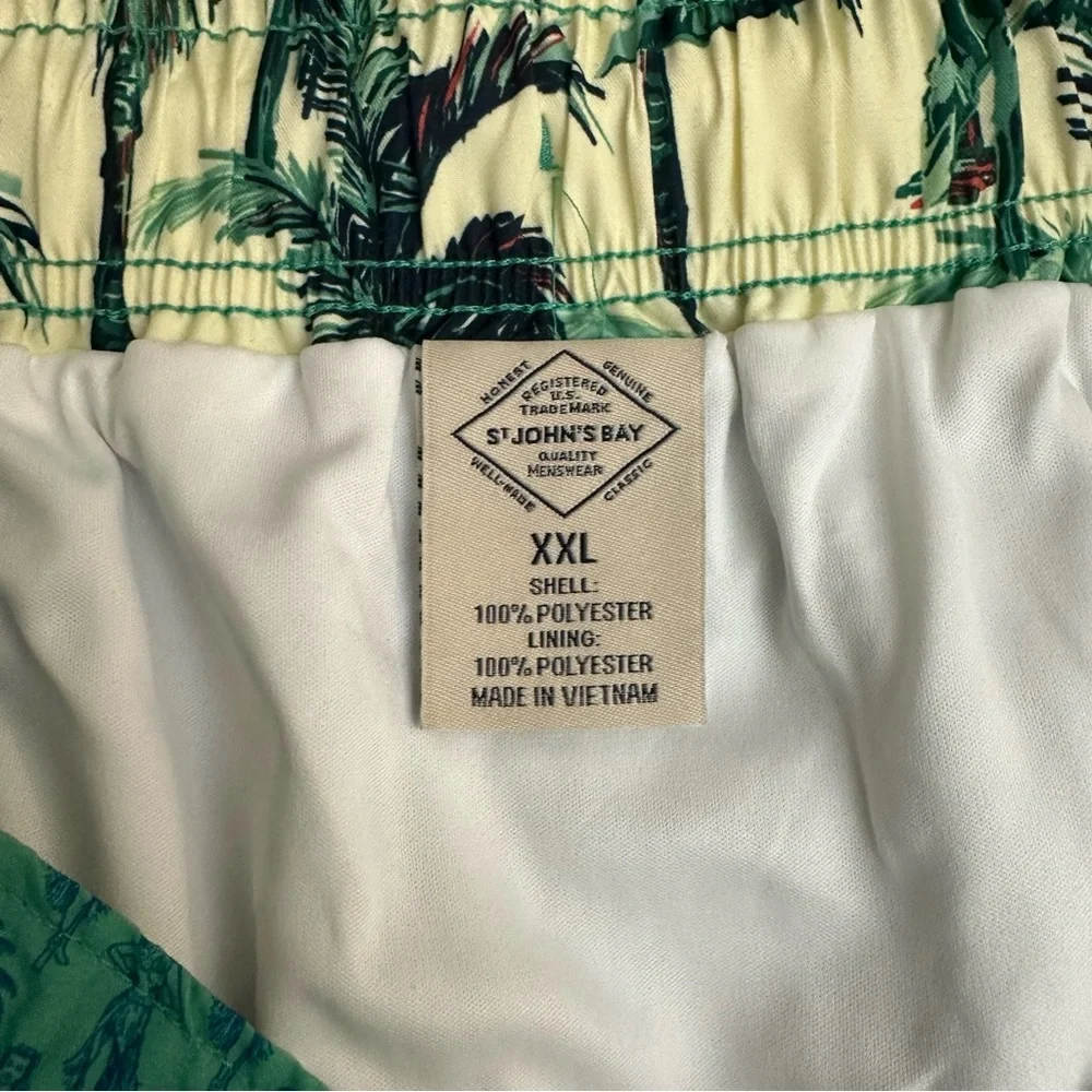ST JOHN’S BAY SHORTS MEN’S  SIZE XXL GREEN POCKET NEW